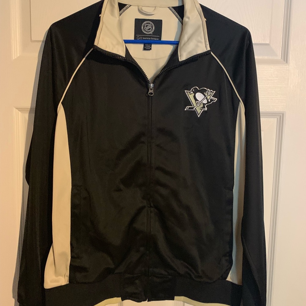 Women's Pittsburgh Penguins zip up jacket!